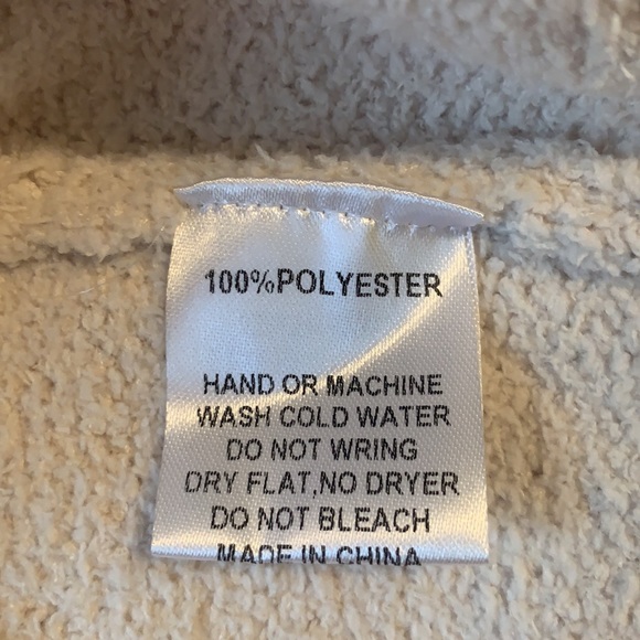 Blanc 2 piece lg set. Beige sweater tank/pants. - Picture 6 of 6